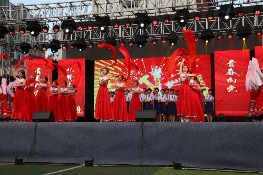 金莎自曝天天靠艾灸保养,结果原因太奇葩,岳云鹏:这女人太飒了